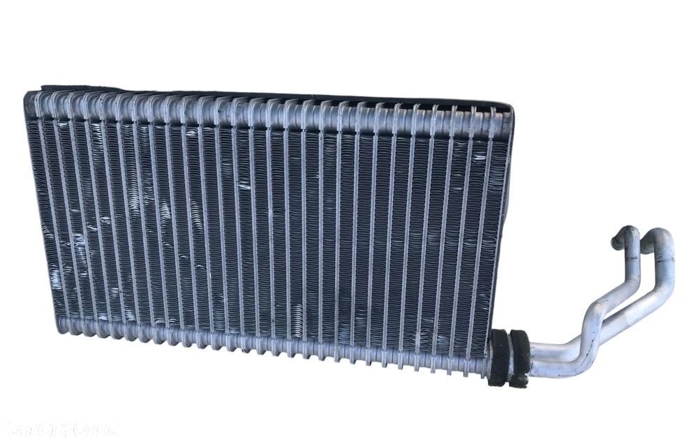 PAROWNIK CHŁODNICA CHŁODNICZKA KLIMATYZACJI NAGRZEWNICY SCANIA R - 1