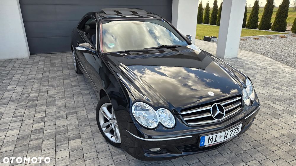 Mercedes-Benz CLK - 12