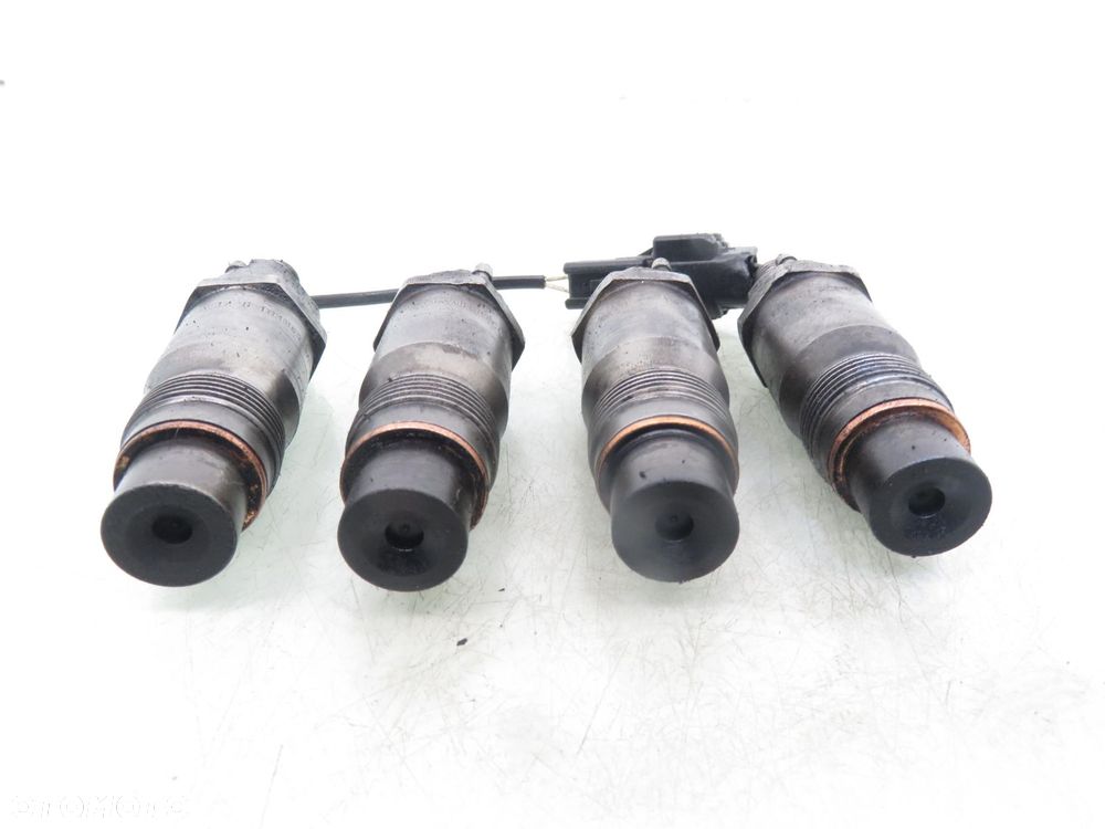 WTRYSKIWACZE CHRYSLER  VOYAGER III (GS) 2.5 TD KCA17S101 KCA17S70 - 7