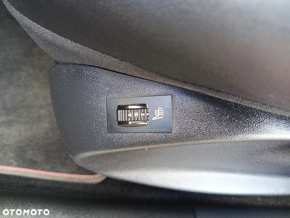 Peugeot 2008 PureTech 130 GPF Stop&Start Allure - 22