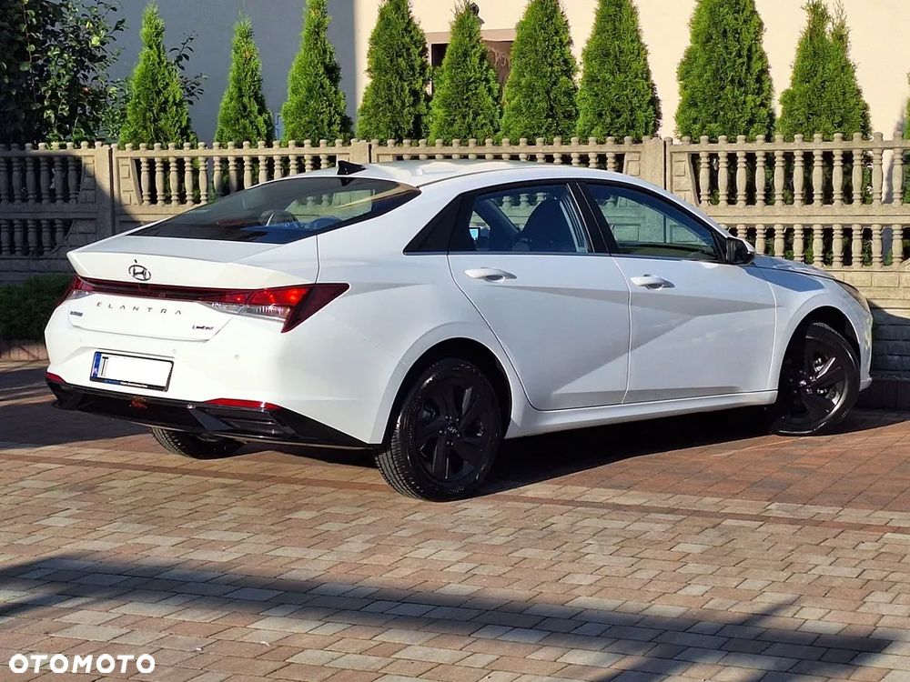 Hyundai Elantra 1.6 Smart - 22