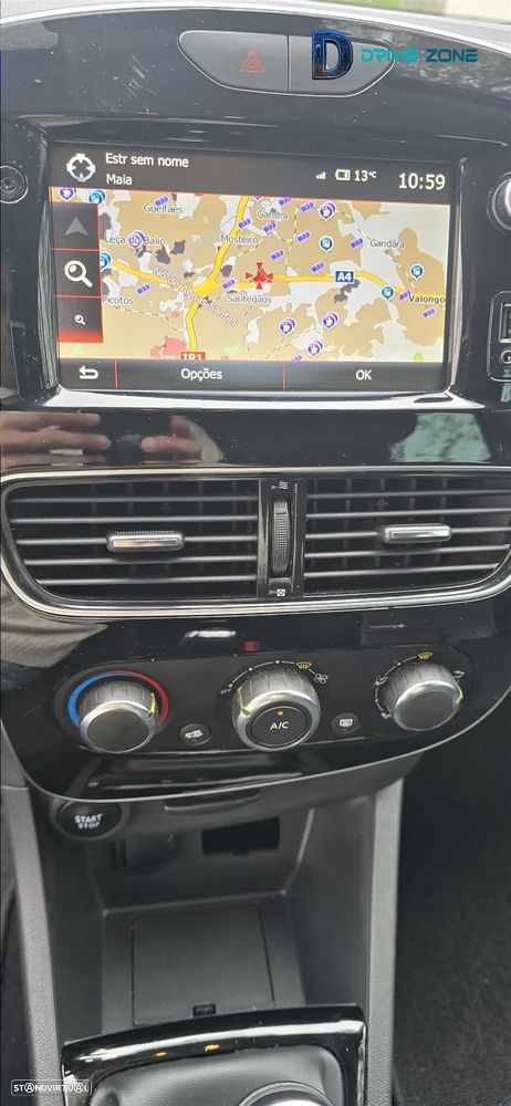 Renault Clio 0.9 TCe Limited Bi-Fuel - 17