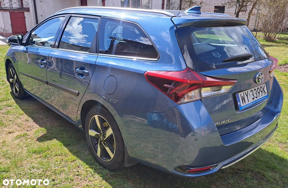 Toyota Auris 1.6 Premium - 3