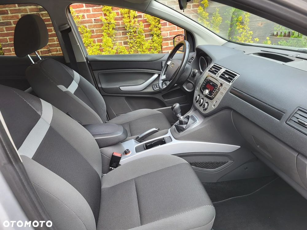Ford Kuga - 18