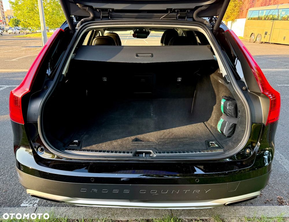 Volvo V90 Cross Country D5 AWD - 29