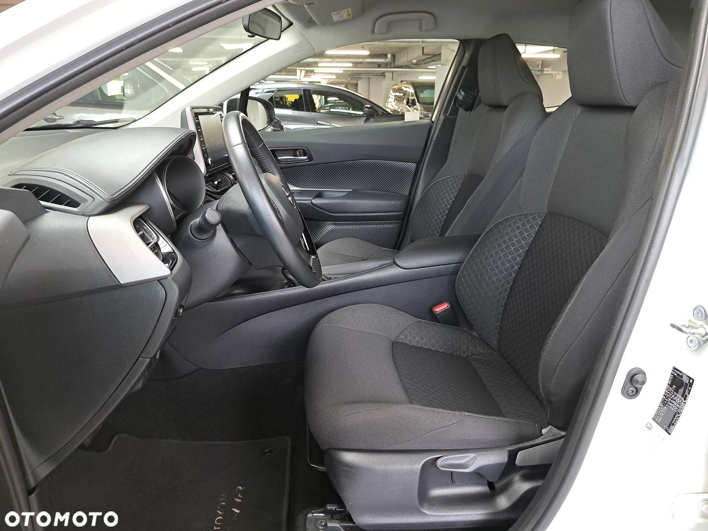 Toyota C-HR - 10