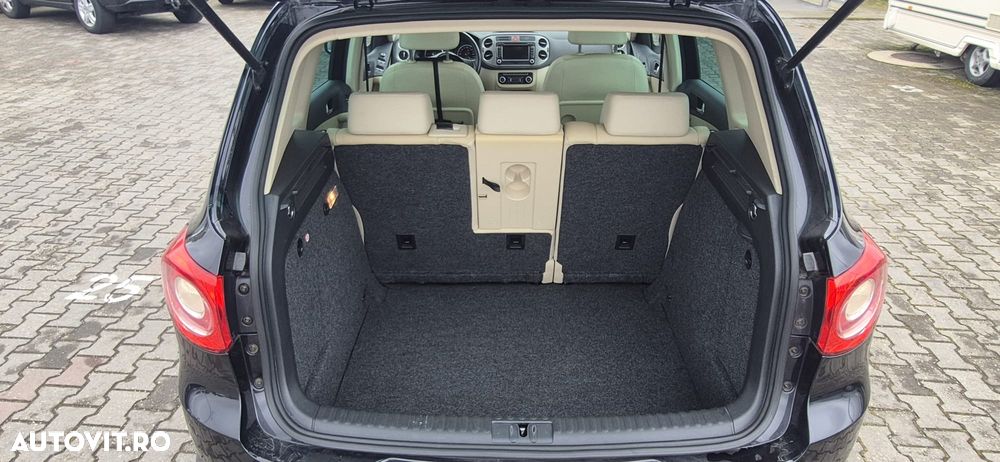 Volkswagen Tiguan - 11