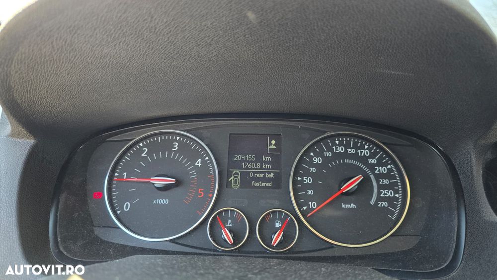 Renault Laguna dCi 110 FAP Bose Edition - 11