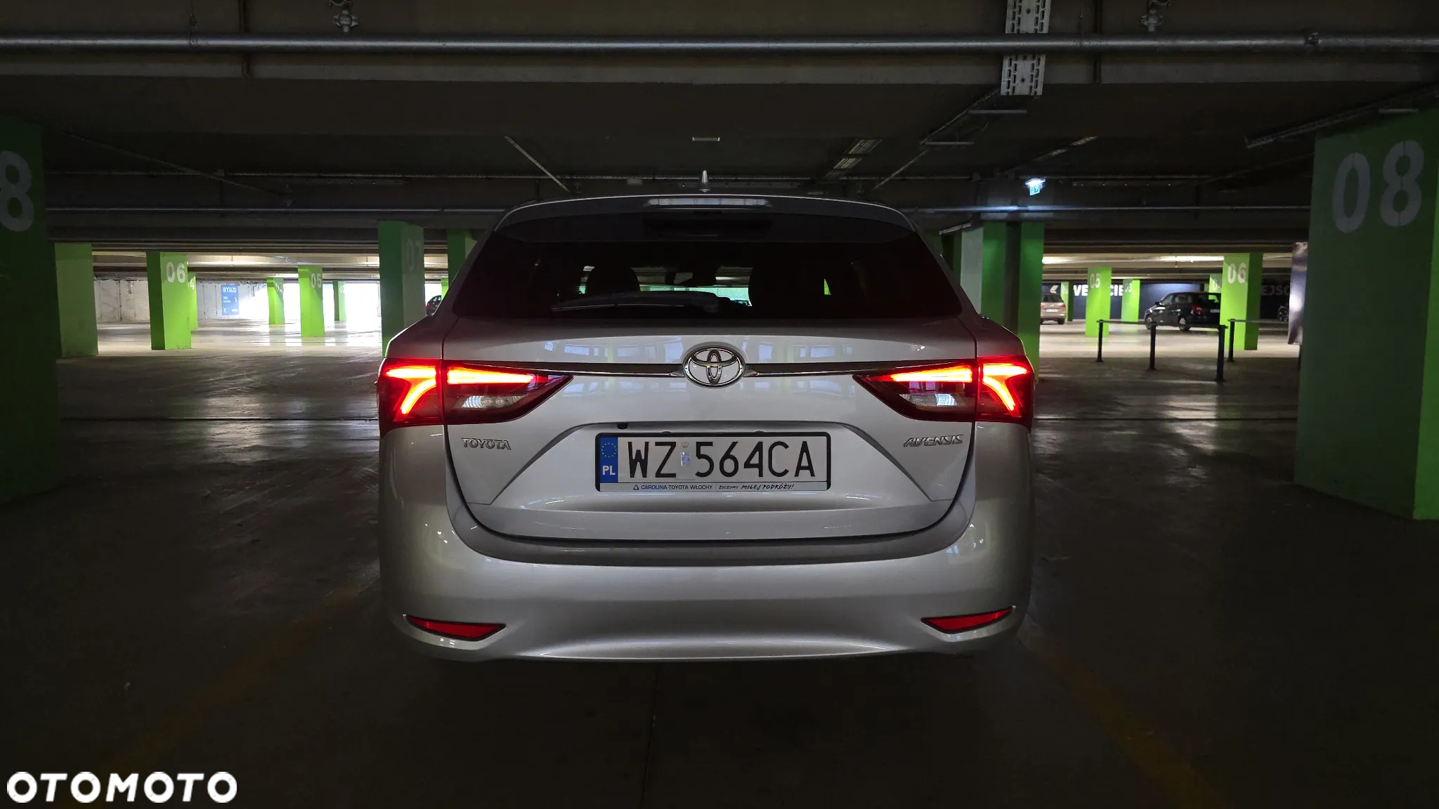 Toyota Avensis 2.0 D-4D Premium - 4