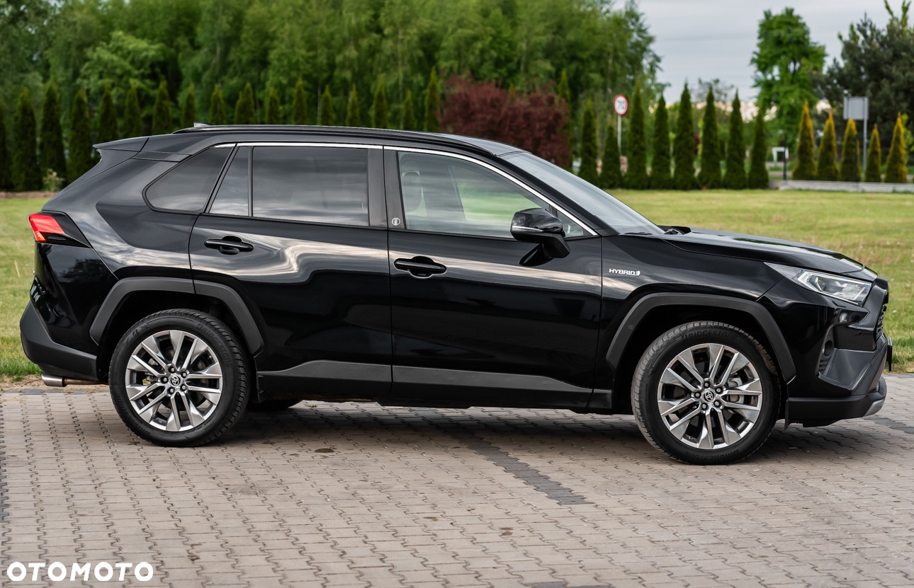 Toyota RAV4 2.5 4x4 Hybrid Team Deutschland - 3
