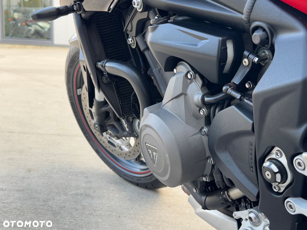 Triumph Street Triple - 27