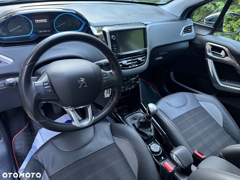 Peugeot 2008 1.6 BlueHDi Allure S&S - 10