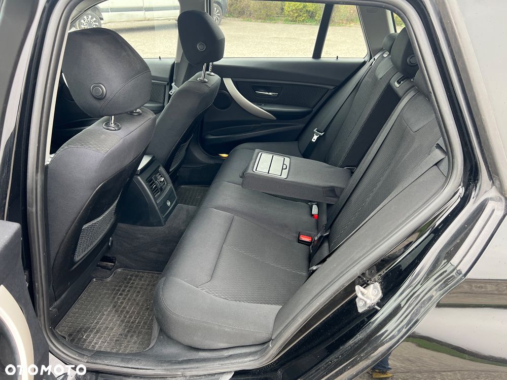 BMW Seria 3 316d - 27