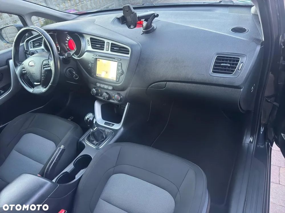 Kia Ceed 1.4 CVVT Dream Team Edition - 17