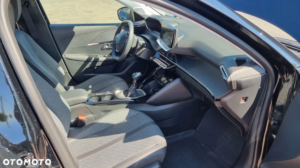 Peugeot 208 Benzin 100 Allure - 37
