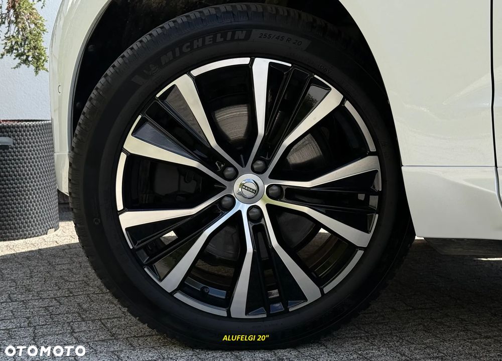 Volvo XC 60 B4 B Plus Dark - 9