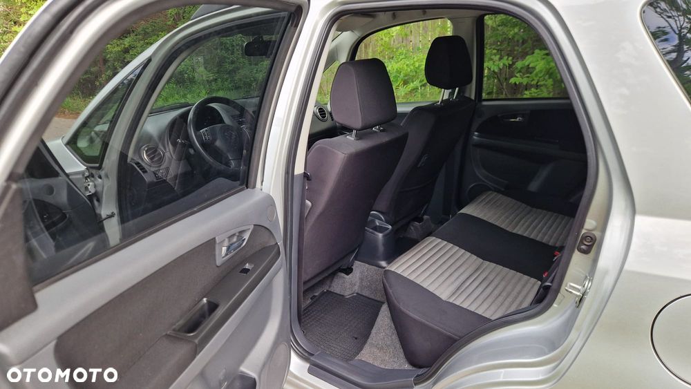 Suzuki SX4 1.6 Premium - 17