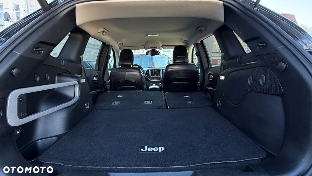 Jeep Cherokee - 6
