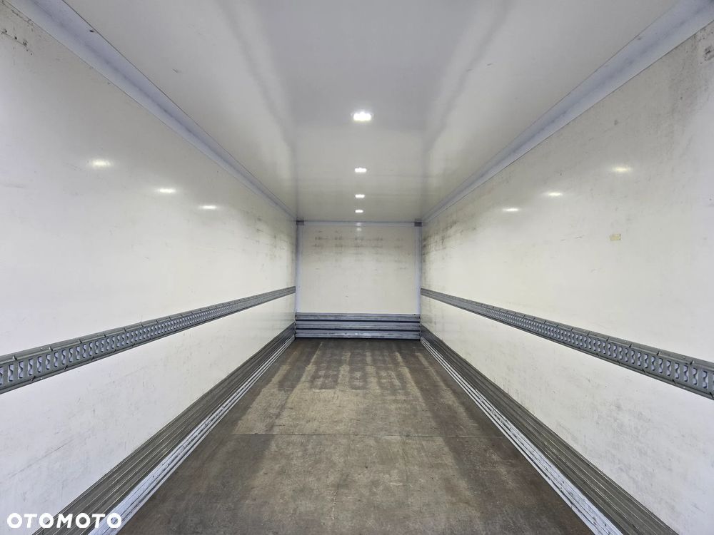 MAN TGL 18.180 * Kontener * Izoterma * Winda * 20 Palet * Manual - 11