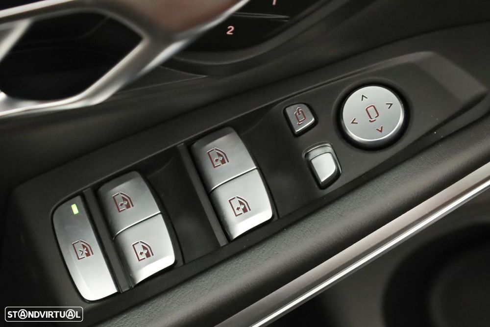 BMW M3 Competition xDrive - 28