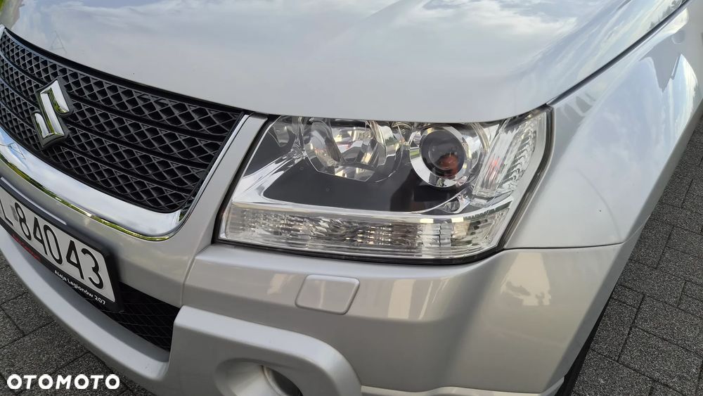 Suzuki Grand Vitara 1.9 DDiS Premium EU5 - 32
