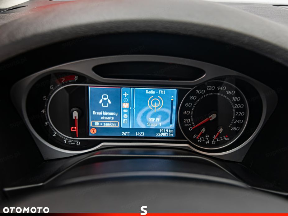 Ford S-Max - 17