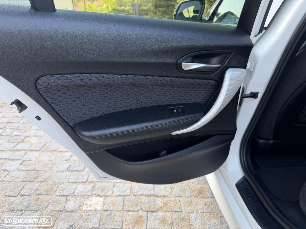BMW 118 dA Pack M - 18