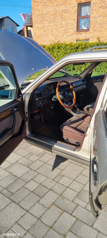 Mercedes-Benz W124 (1984-1993) - 18
