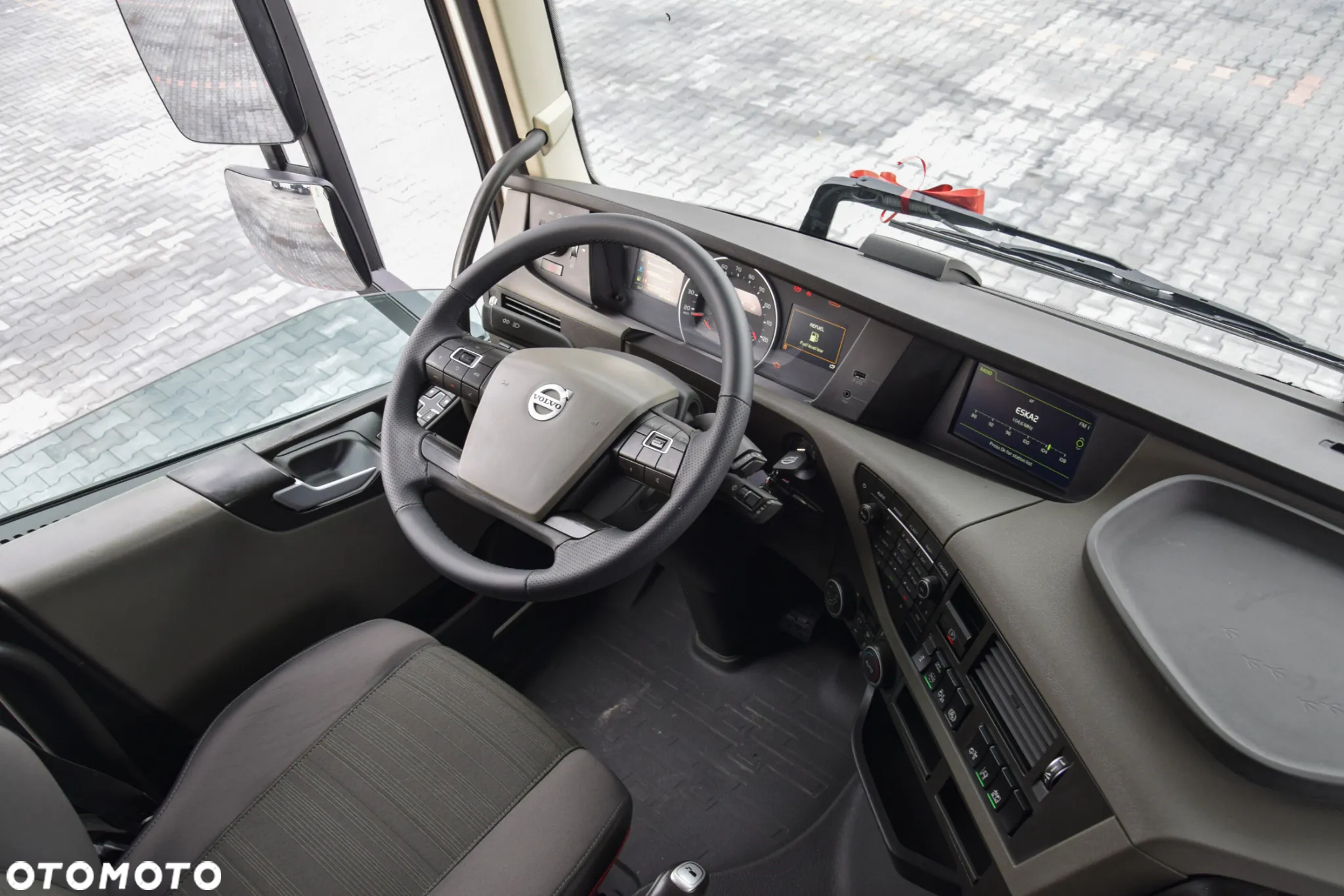Volvo FH460 / EURO 6 / ACC / LEDY / FULL SPOILERY / SERWISOWANY / SPROWADZONY - 25