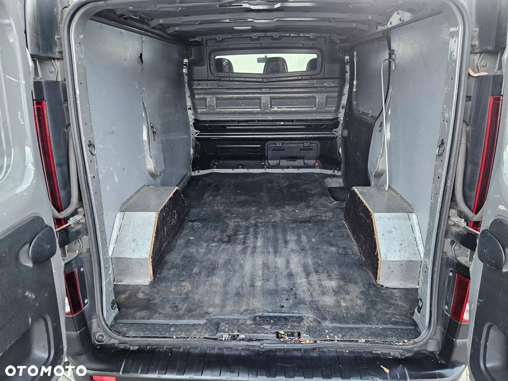 Renault Trafic - 16