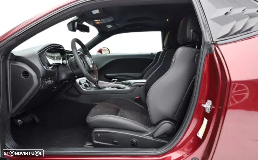 Dodge Challenger - 7