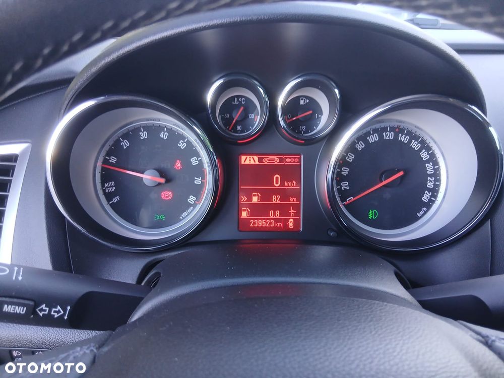 Opel Astra 1.4 Turbo Cosmo - 25