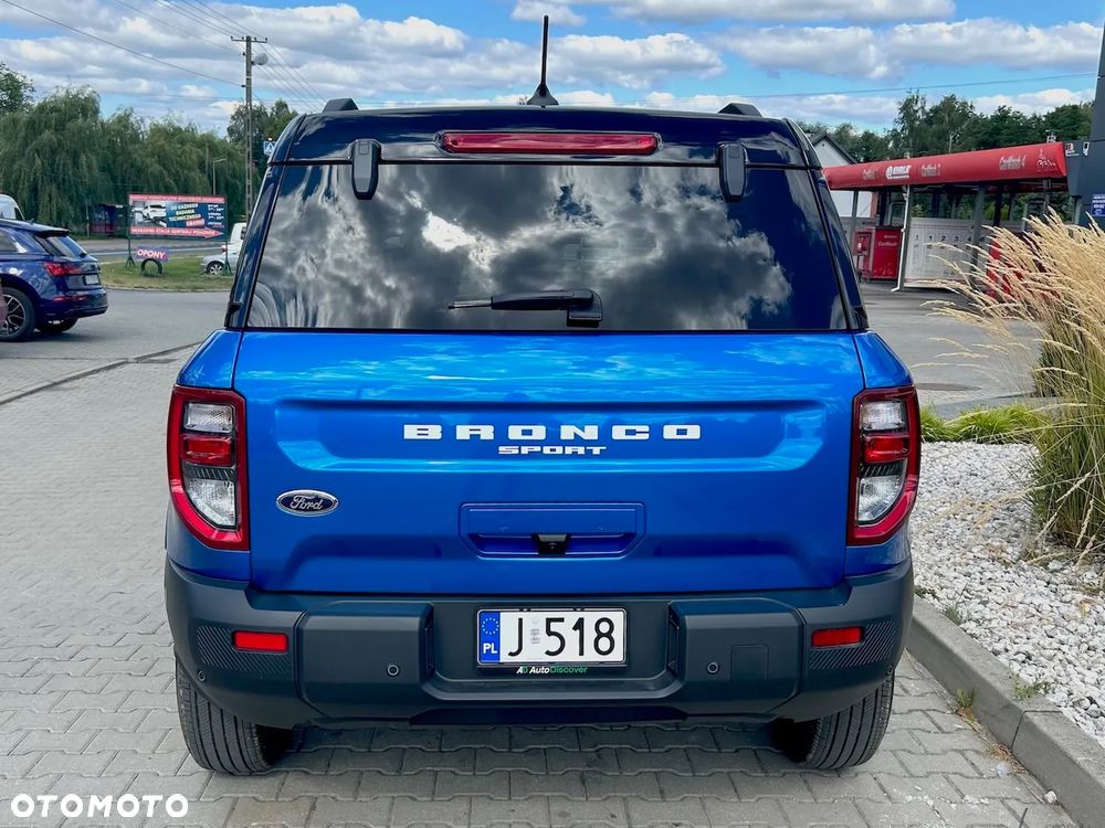 Ford Bronco - 11
