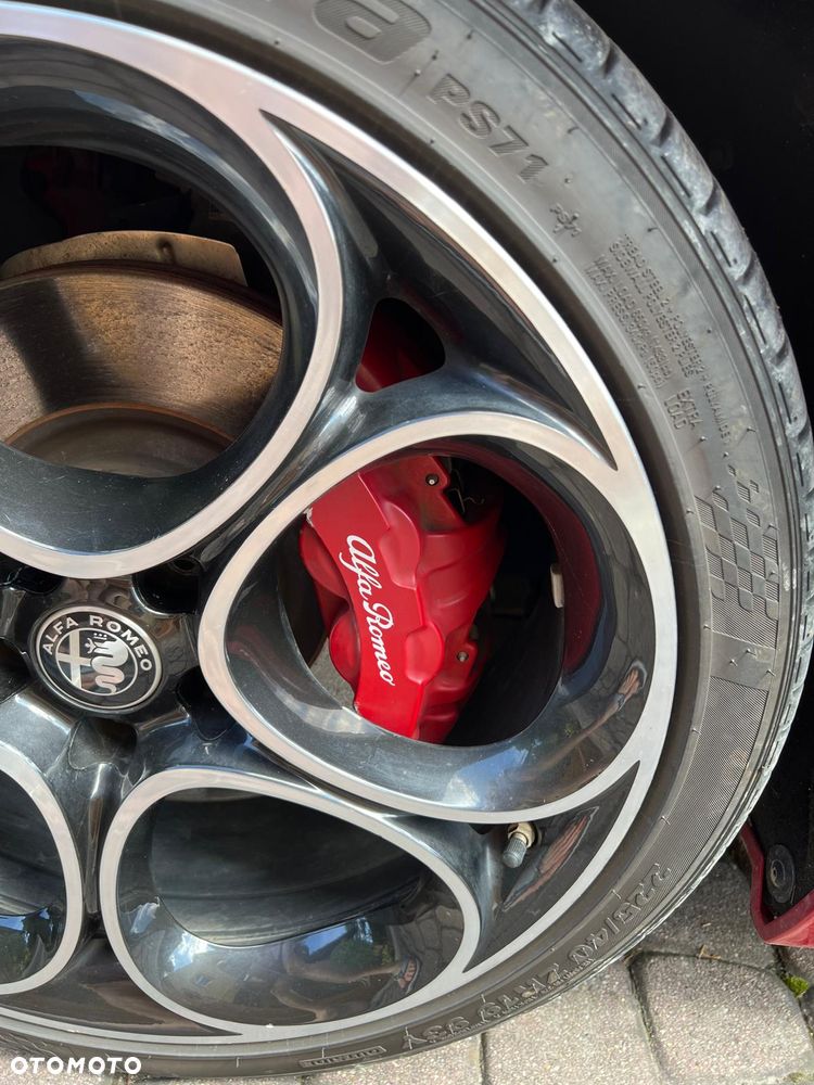 Alfa Romeo Giulia 2.0 Turbo 16V AT8-Q4 Ti - 12