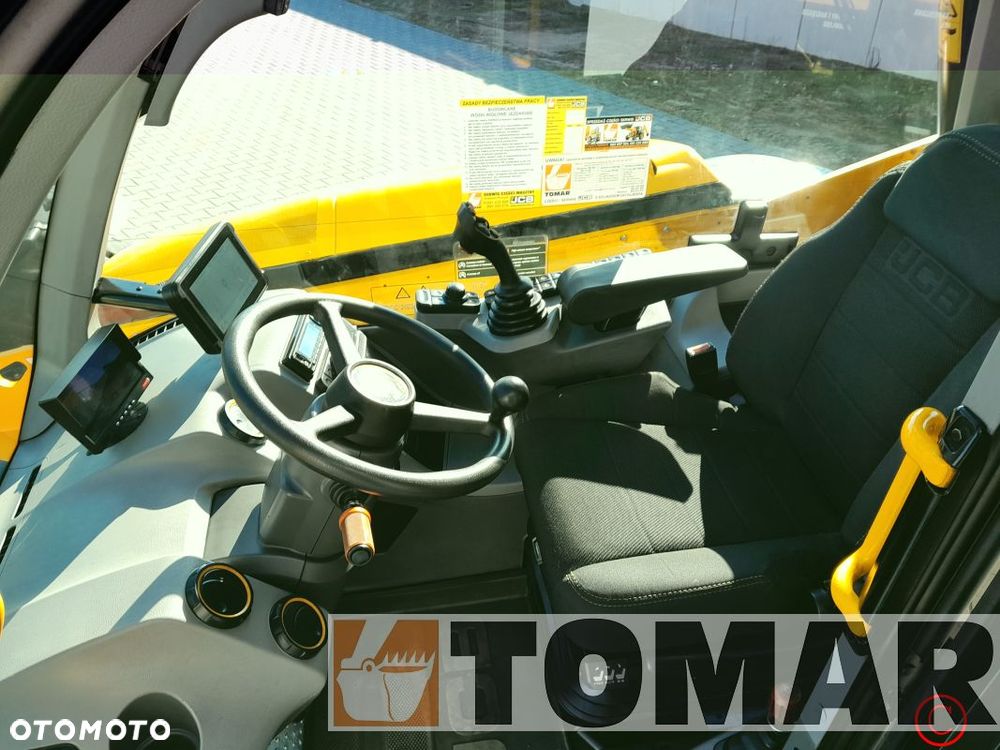 JCB 560-80 2023R agri - 23