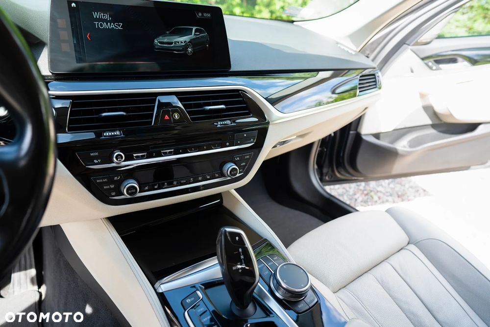 BMW Seria 5 530i xDrive Luxury Line - 12