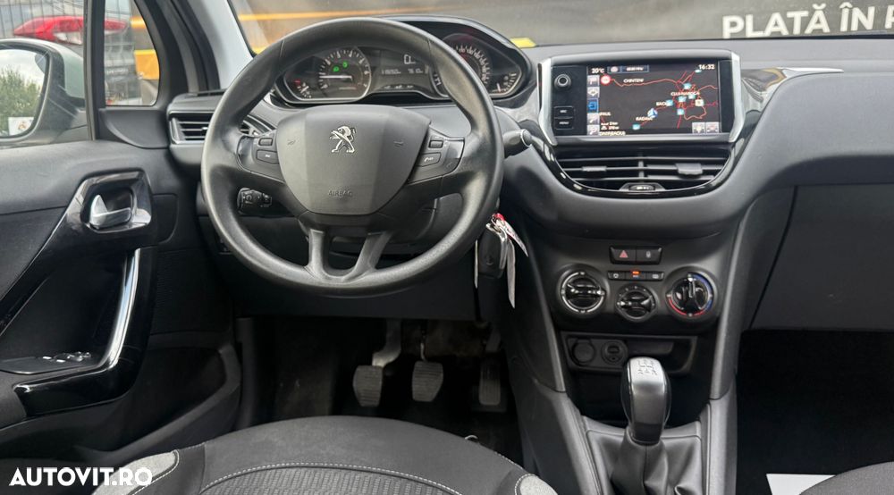 Peugeot 208 PureTech 82 Start & Stop Style - 23