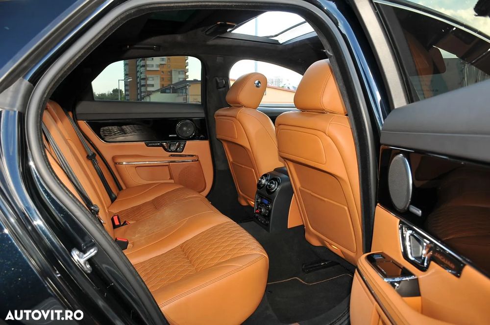 Jaguar XJ 30d LWB Portfolio - 12