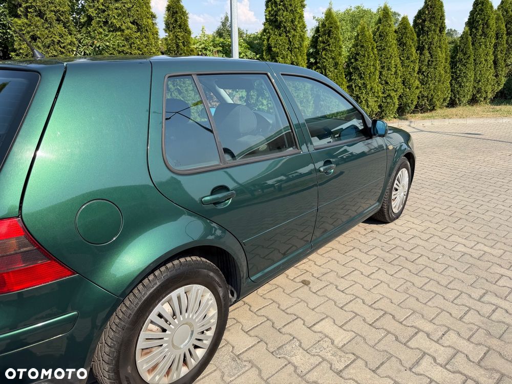 Volkswagen Golf - 8