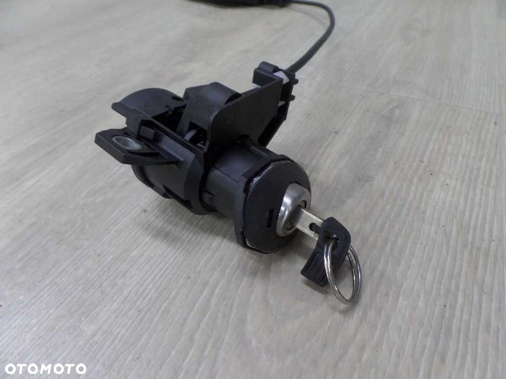 BMW 3 E90 ZAMEK WKLADKA BAGAZNIKA 7840617 04-08 - 5