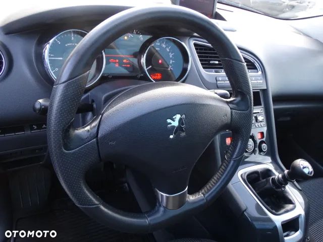 Peugeot 5008 HDI 150 Allure - 22