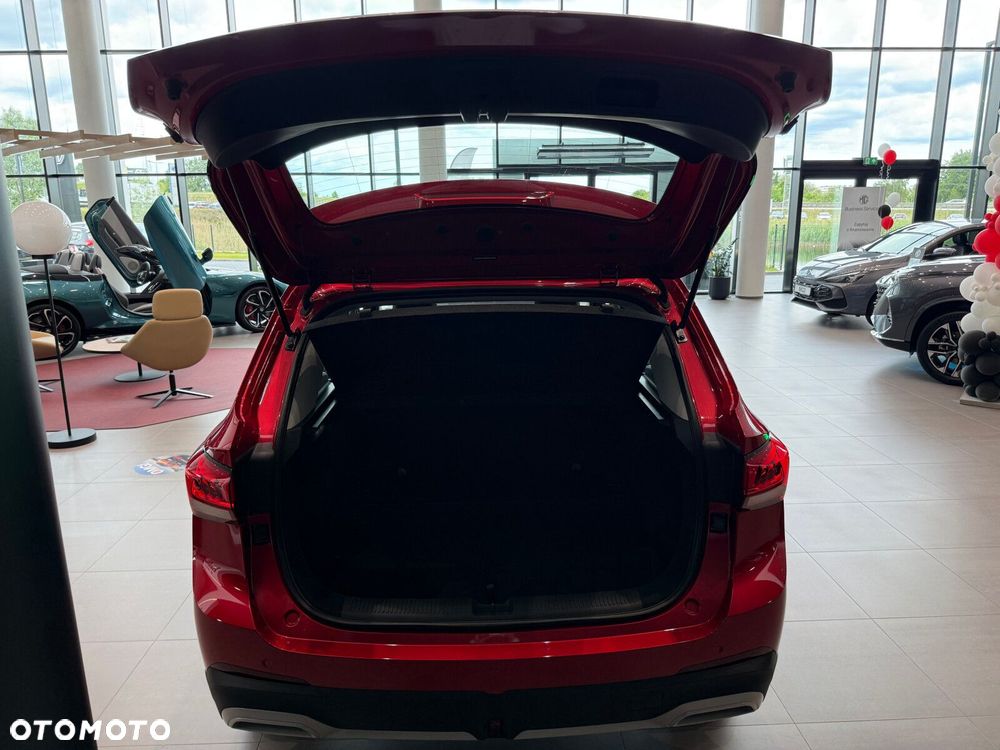 MG ZS Hybrid+ - 10