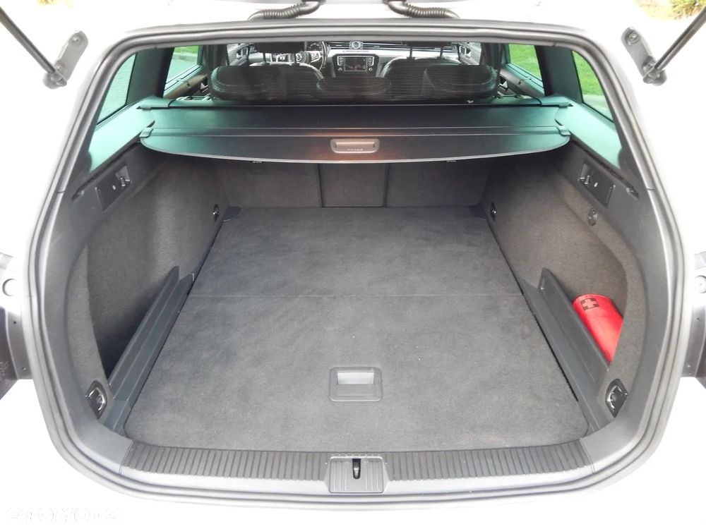 Volkswagen Passat 2.0 TDI SCR (BlueMotion Technology) Highline - 23