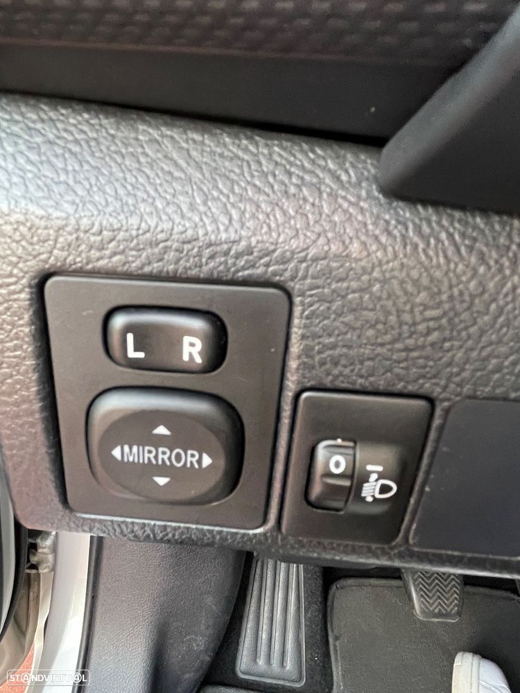Toyota Auris Touring Sports 1.4 D-4D C.+P.Sport+Navi - 12