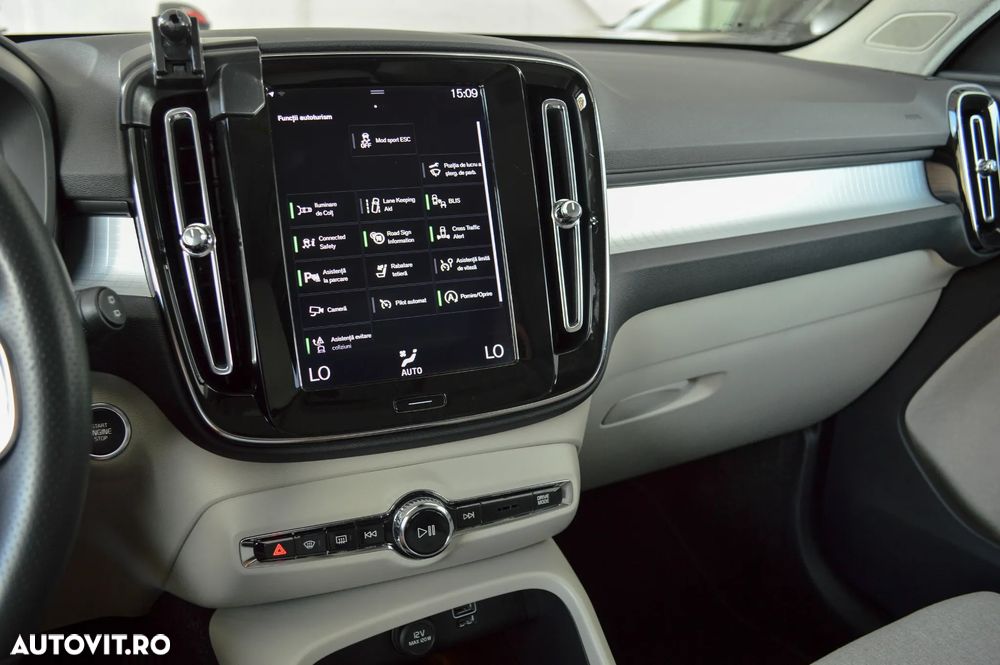 Volvo XC 40 D4 AWD Inscription - 9