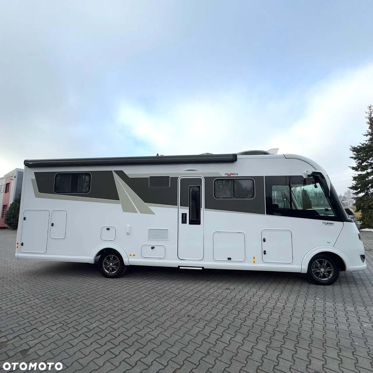 Frankia I8400 QD Platin - 15