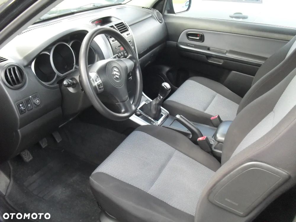 Suzuki Grand Vitara 1.6 - 6