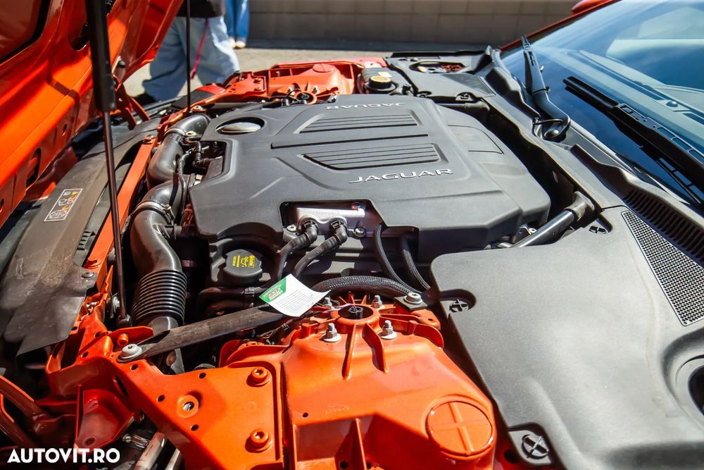 Jaguar F-Type - 36