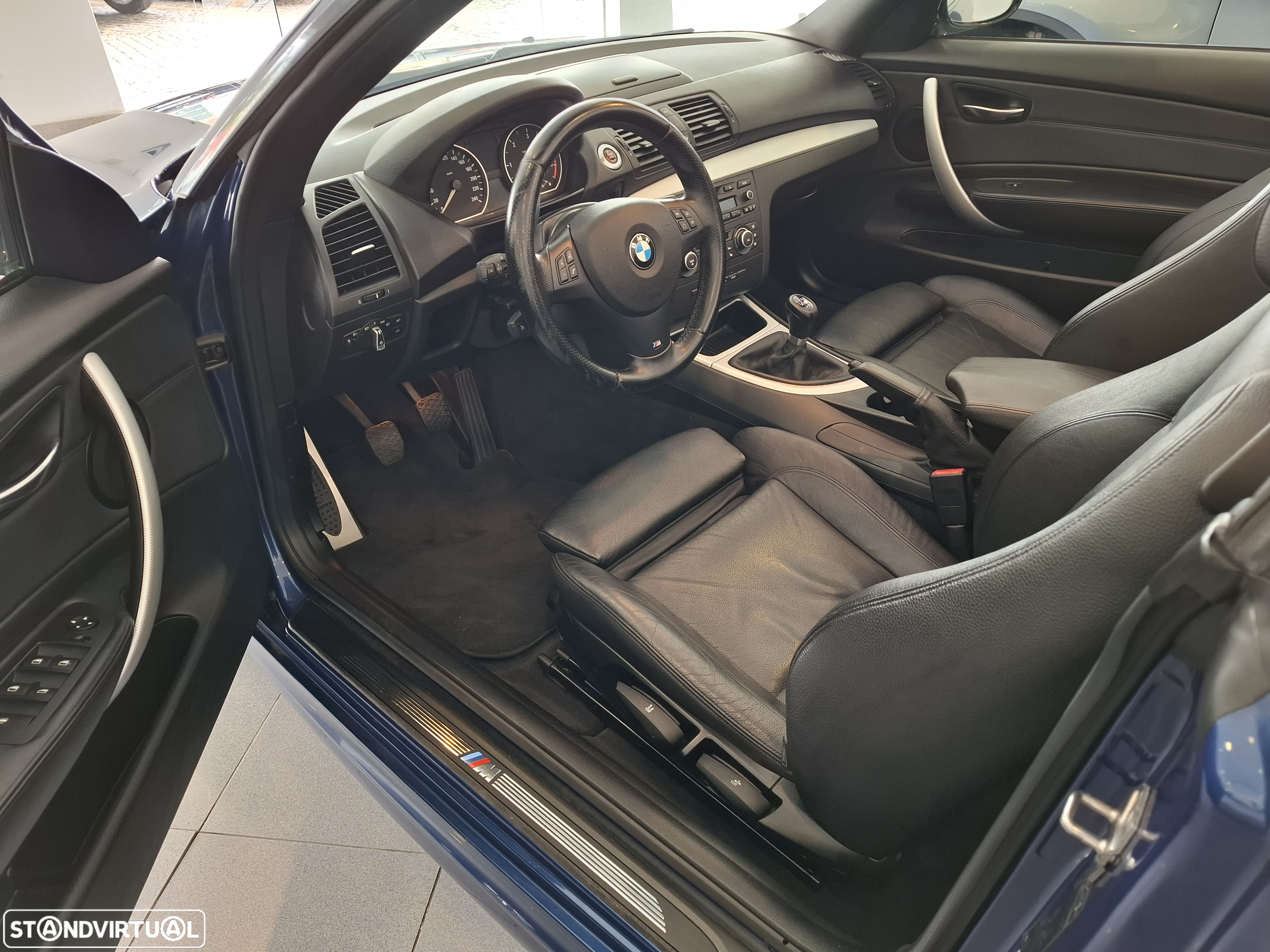 BMW 118 d Pack M - 12