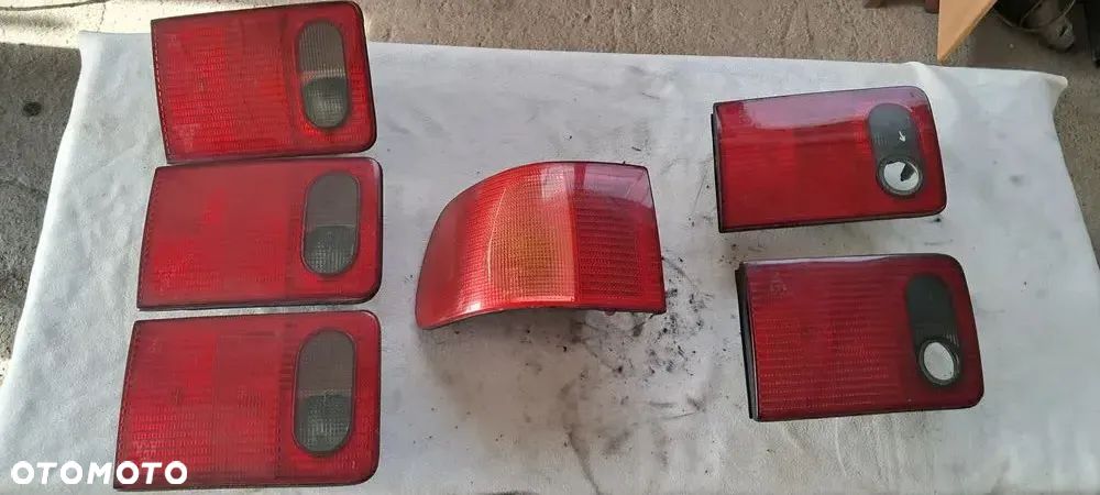 Lampa Tył Tylna w Klapę Błotnik Audi A8 D2 94-02 Oryginał - 1